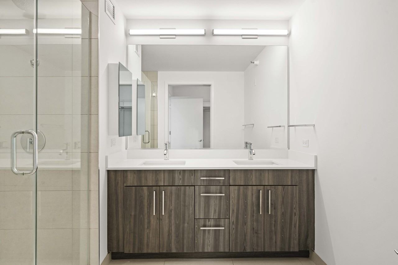 808 S Michigan Ave #4-3 - Photo 7 of 25