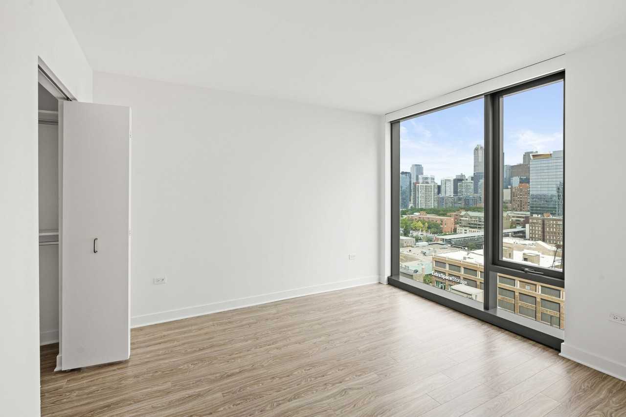 1326 S Michigan Ave #2-2 - Photo 2 of 30