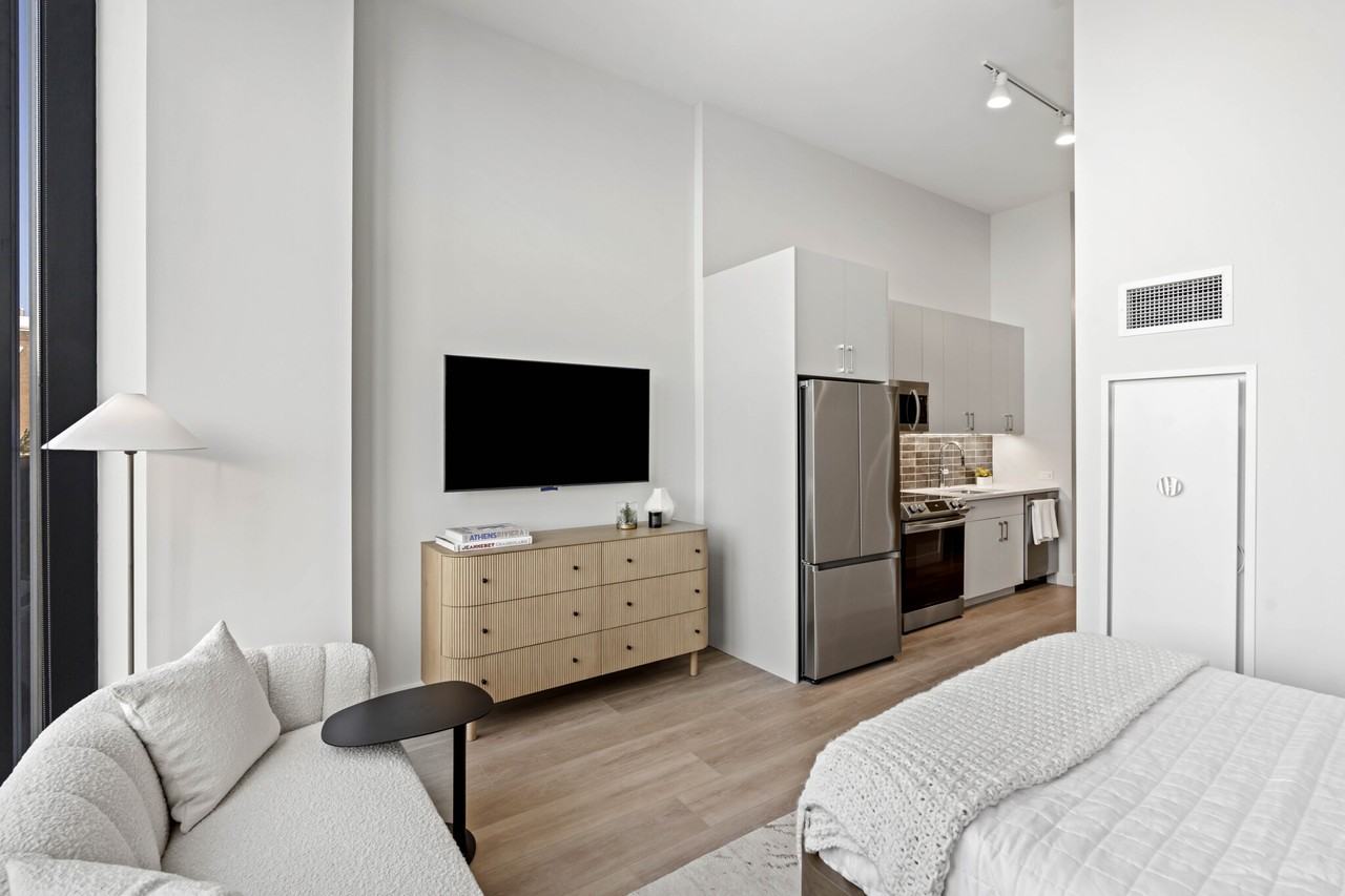 1101 W Van Buren St - Photo 3 of 14