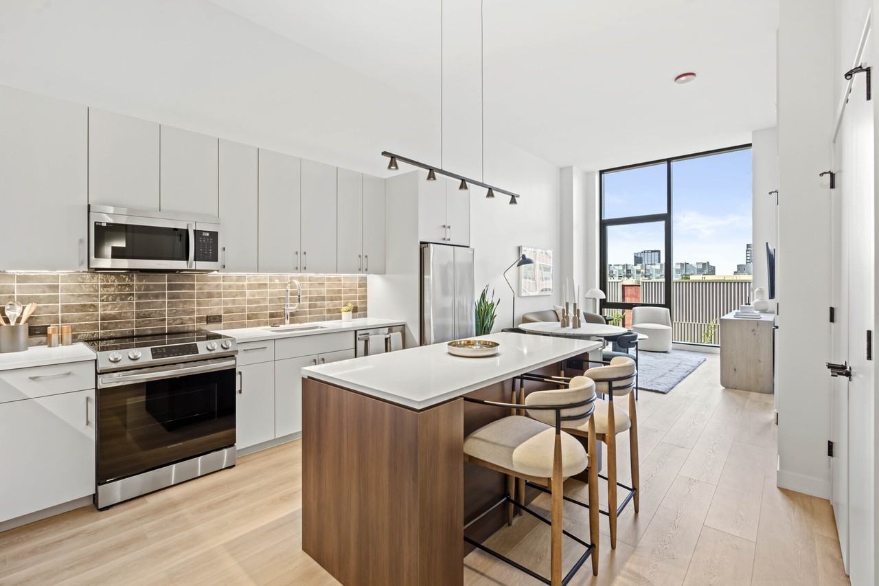 1101 W Van Buren St #1-1PH - Photo 2 of 18