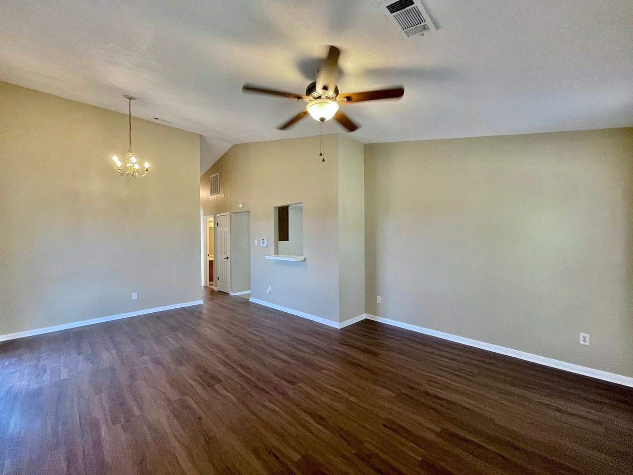 1507 Westway Dr - Photo 3 of 19