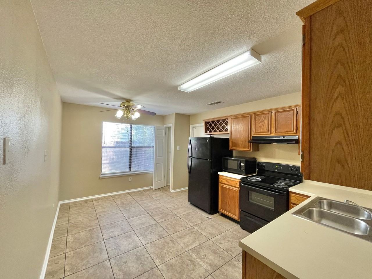 1507 Westway Dr - Photo 6 of 19