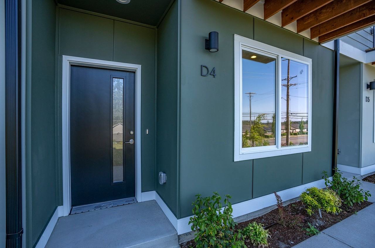 4873 S 48th St - Photo 2 of 50