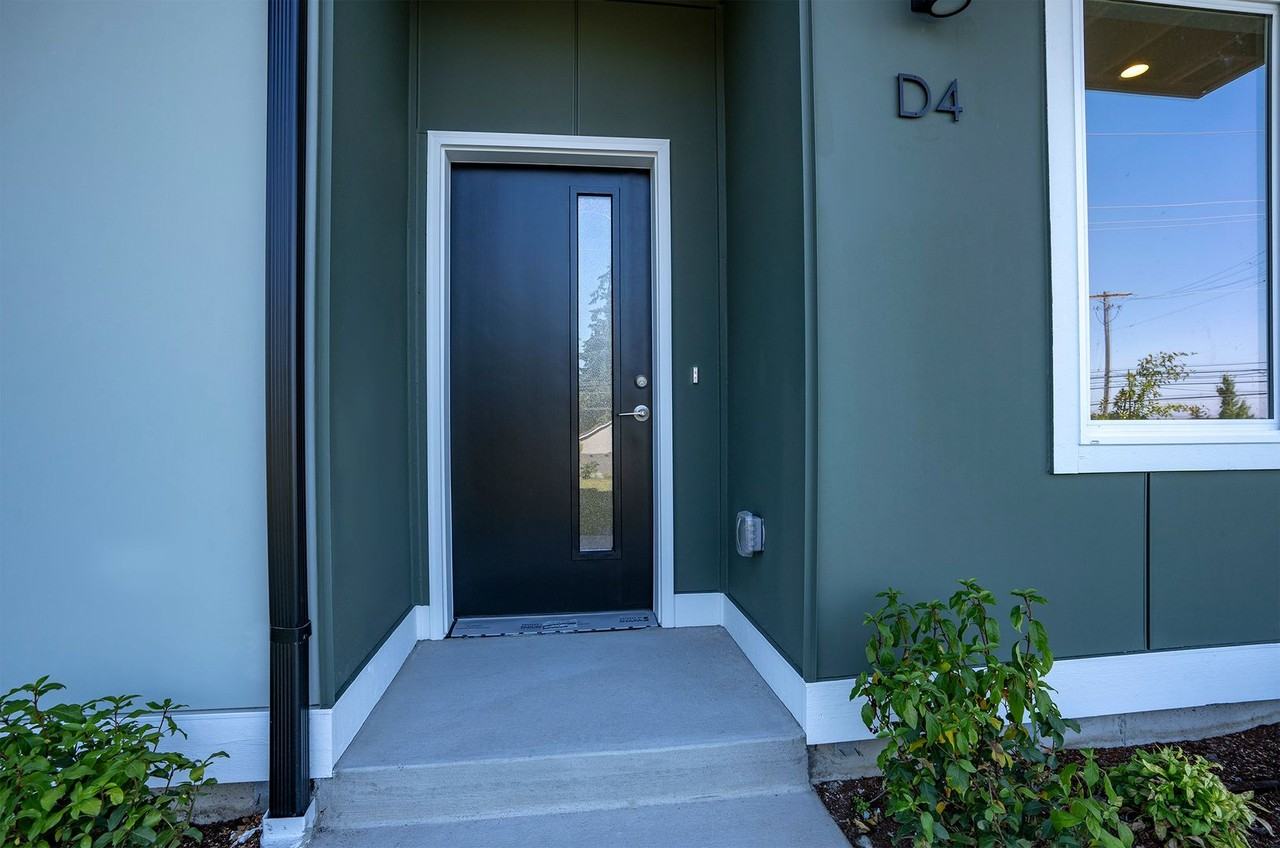 4873 S 48th St - Photo 3 of 50