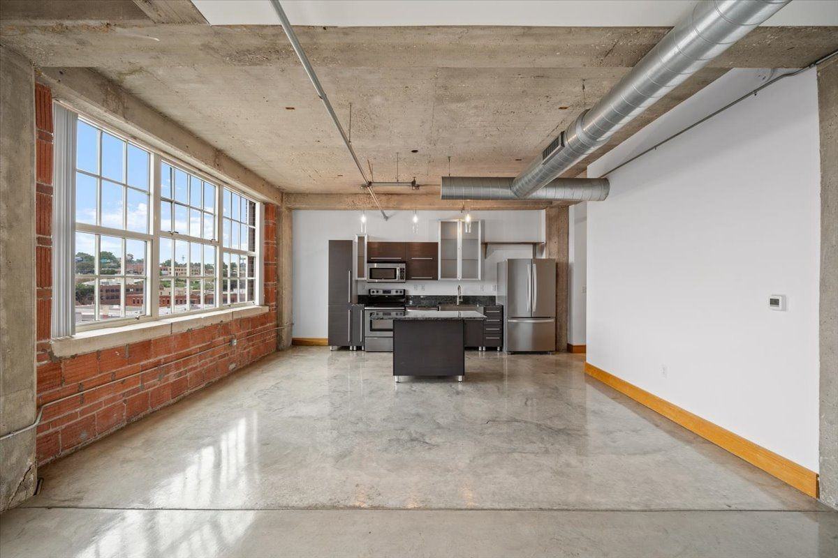 Piper Lofts at Crossroads Apartments - Photo 6 of 18