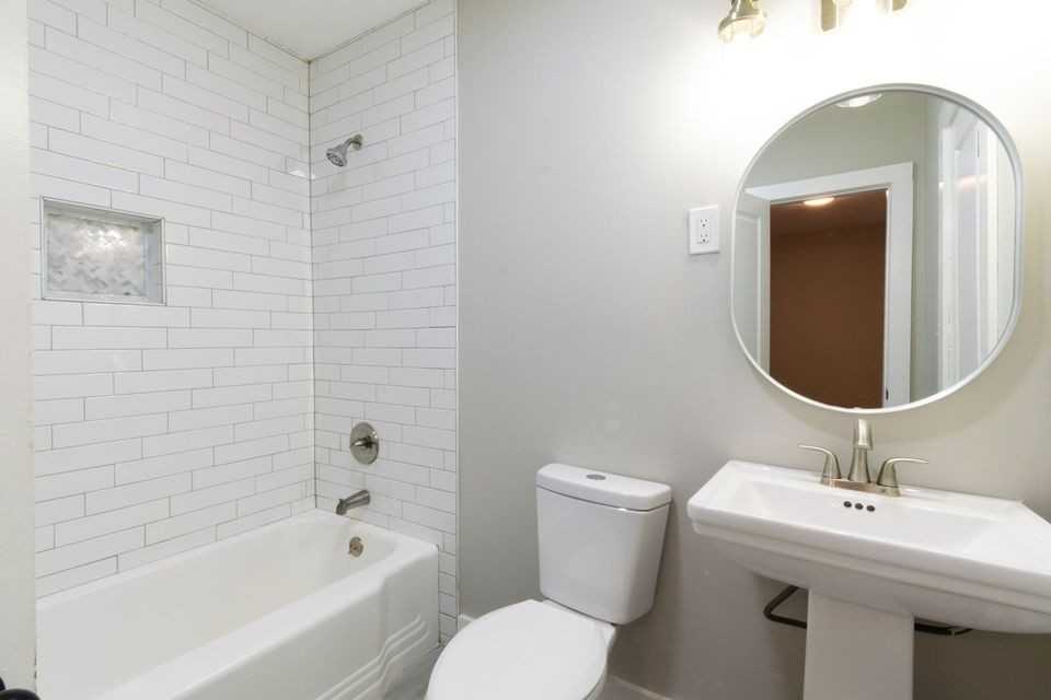 714 Emily Pl Nw #1 - Photo 3 of 14