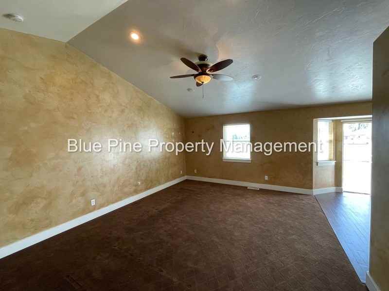 3930 E Vision Dr - Photo 3 of 25