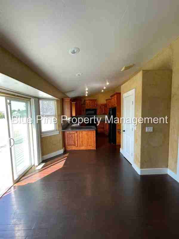 3930 E Vision Dr - Photo 6 of 25