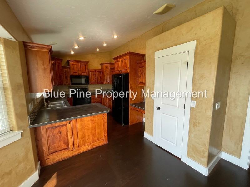 3930 E Vision Dr - Photo 7 of 25
