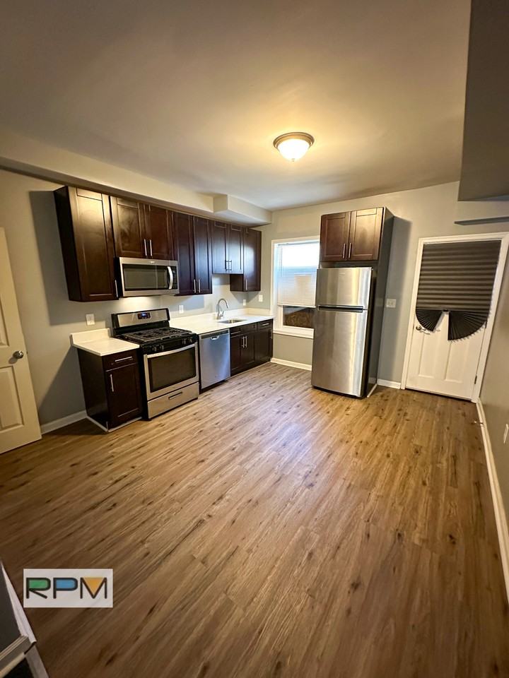 26 N Clinton St - Photo 2 of 12