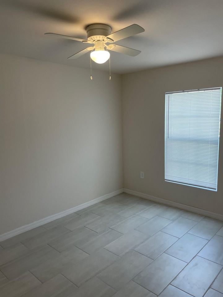 4414 Sw 8th Ct - Photo 5 of 8