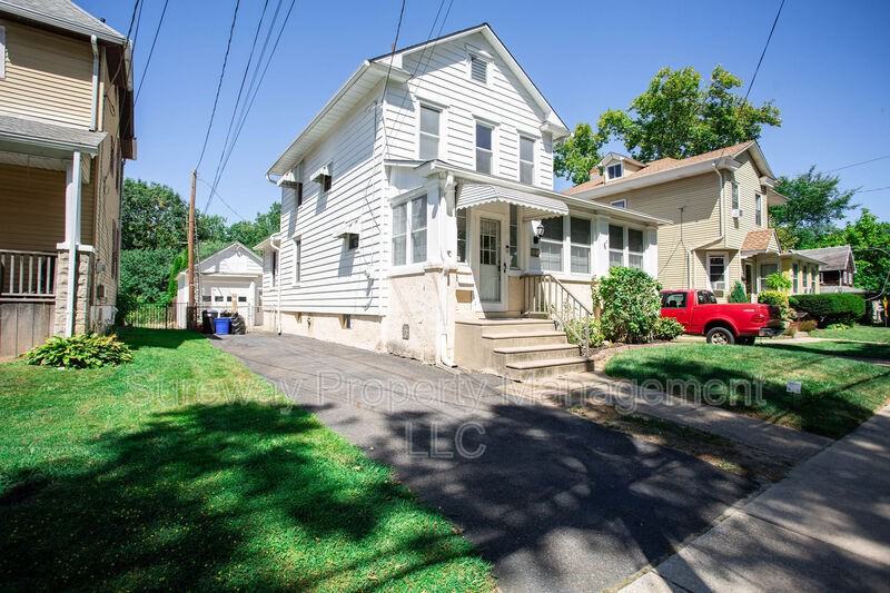 203 Albany Ave - Photo 2 of 45