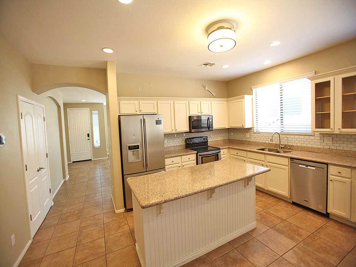 20523 N 91st Dr - Photo 3 of 19