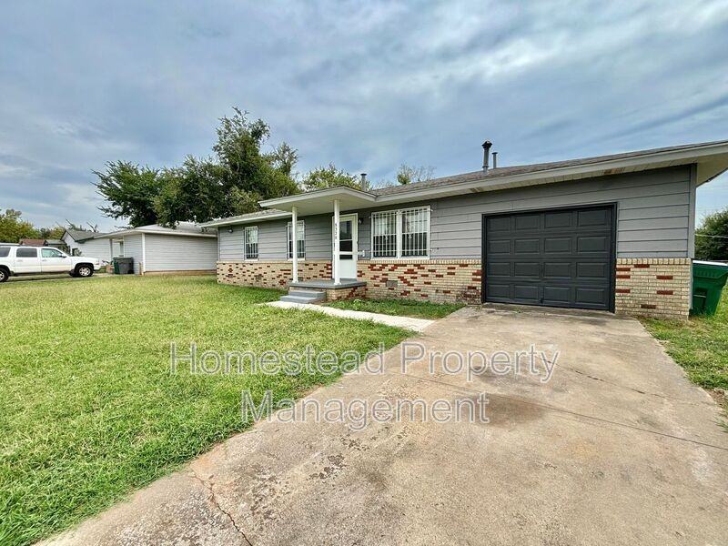 8320 Ne 33rd St - Photo 2 of 12