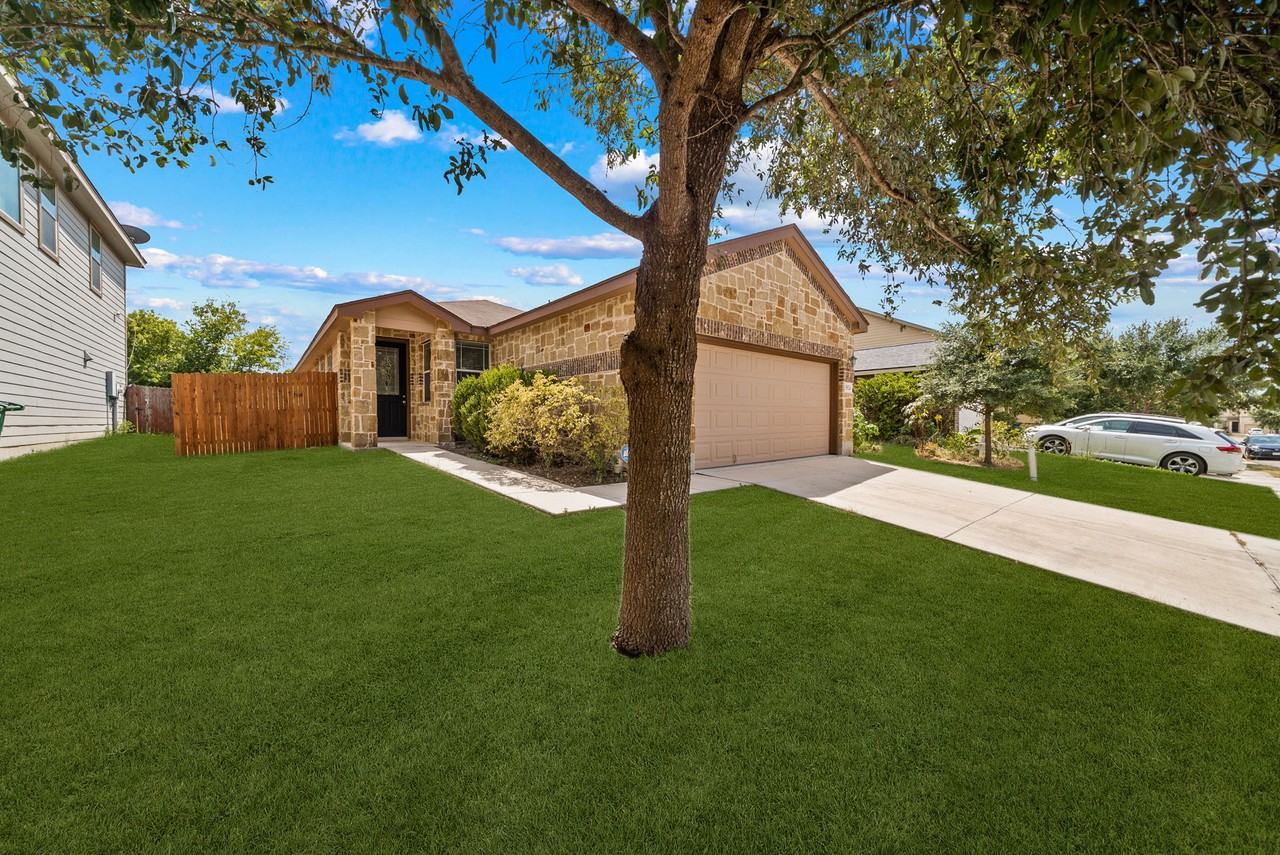 5526 Mumford Path - Photo 2 of 26