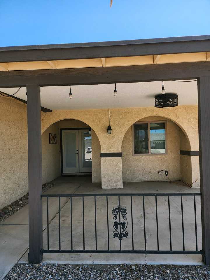 1896 Willow Ave - Photo 2 of 21