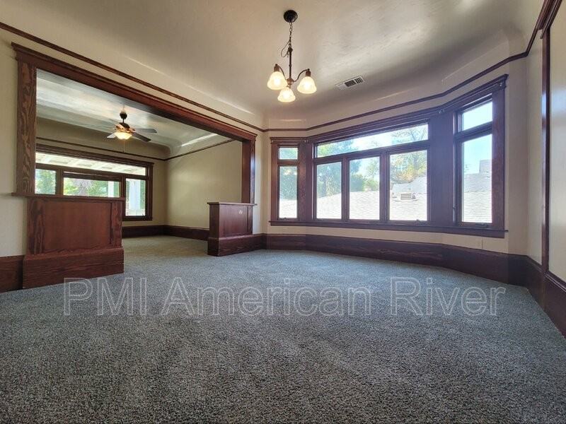 1319 H St #A - Photo 6 of 16