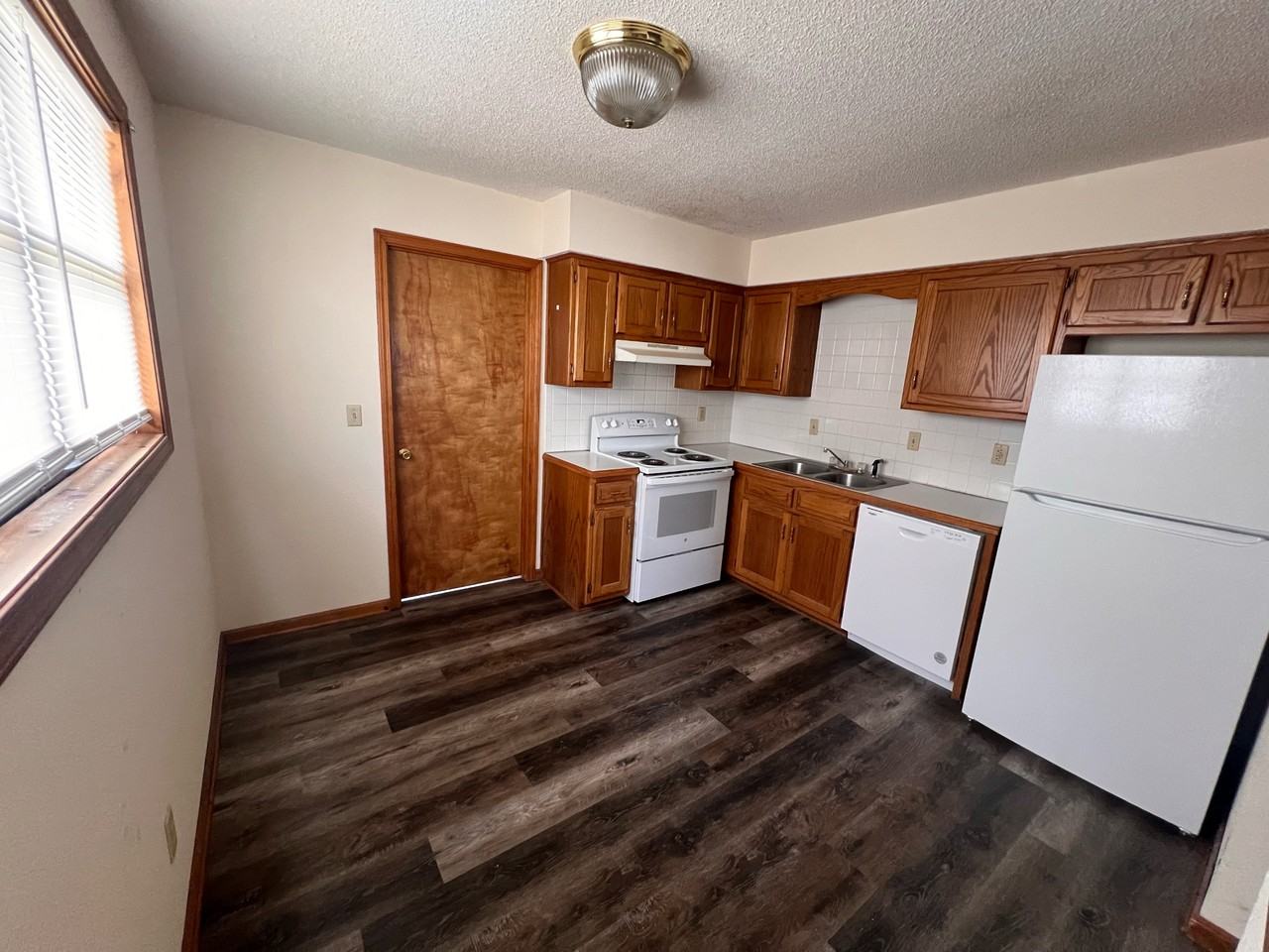 834 E Prairie Hill Dr - Photo 3 of 4