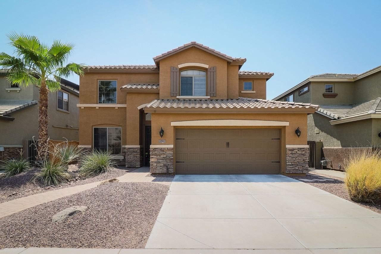 2757 W Redwood Ln - Photo 2 of 26