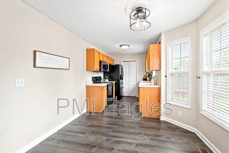 2766 Ann Dr - Photo 3 of 25