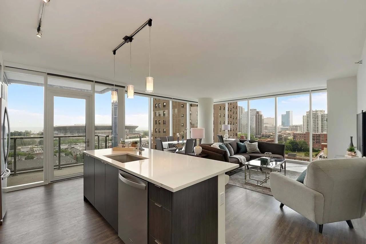 S Michigan Ave #1419 - Photo 2 of 19