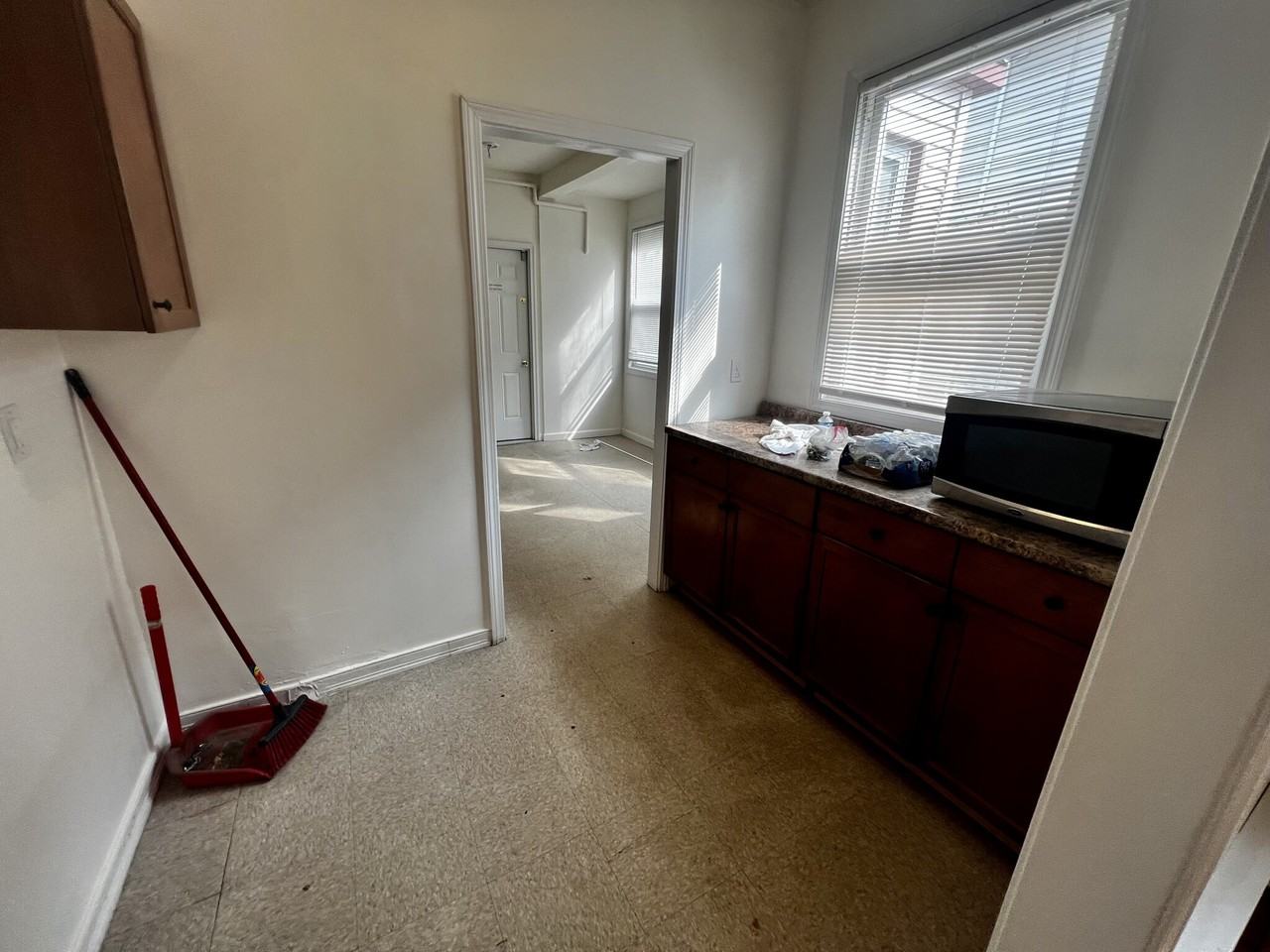 35 Woodbine St #1 - Photo 7 of 12