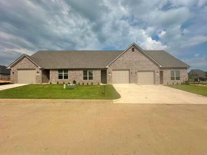 708 Freedom Way - Photo 2 of 22