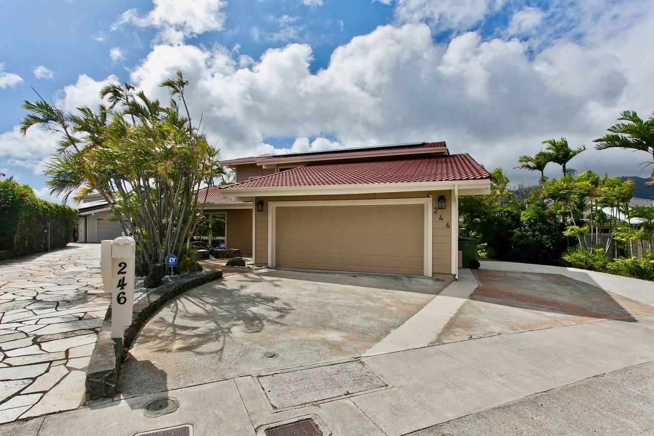 246 Kaiolohia Pl - Photo 3 of 22