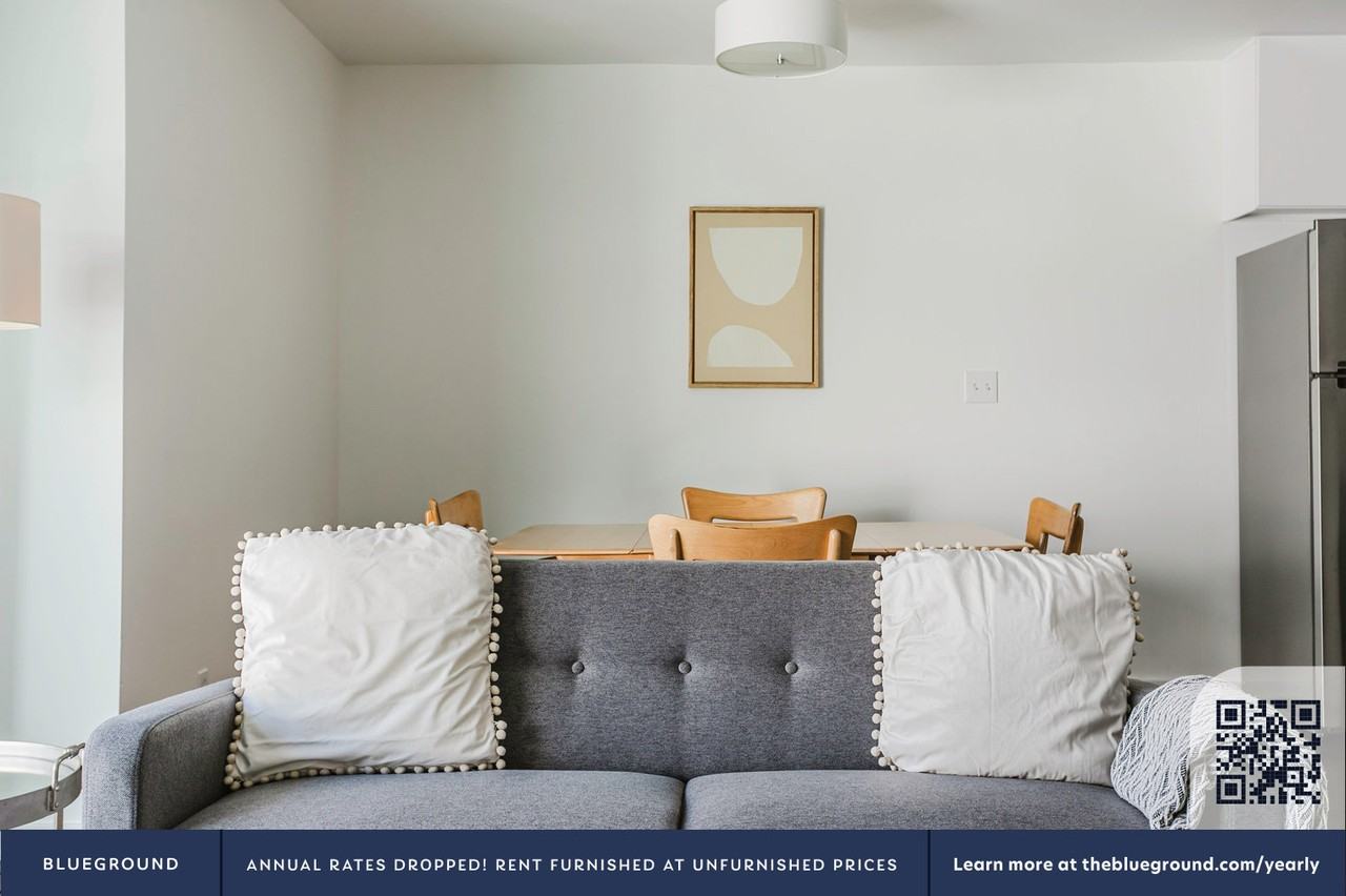 5805 West 8th Street - Photo 4 of 23