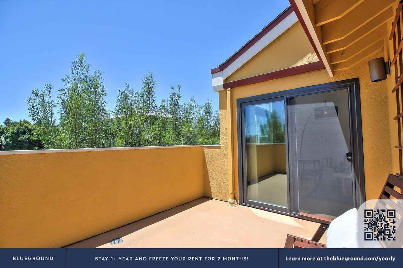 939 Laurel Street - Photo 7 of 30