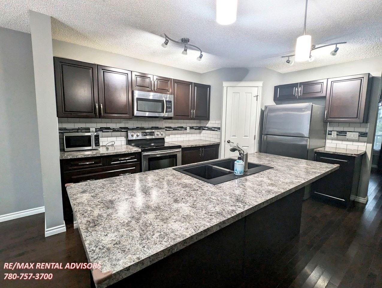 22020 98 Ave Nw - Photo 2 of 19