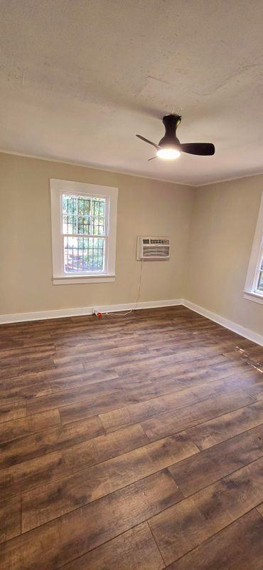 614 Cleveland St - Photo 6 of 9