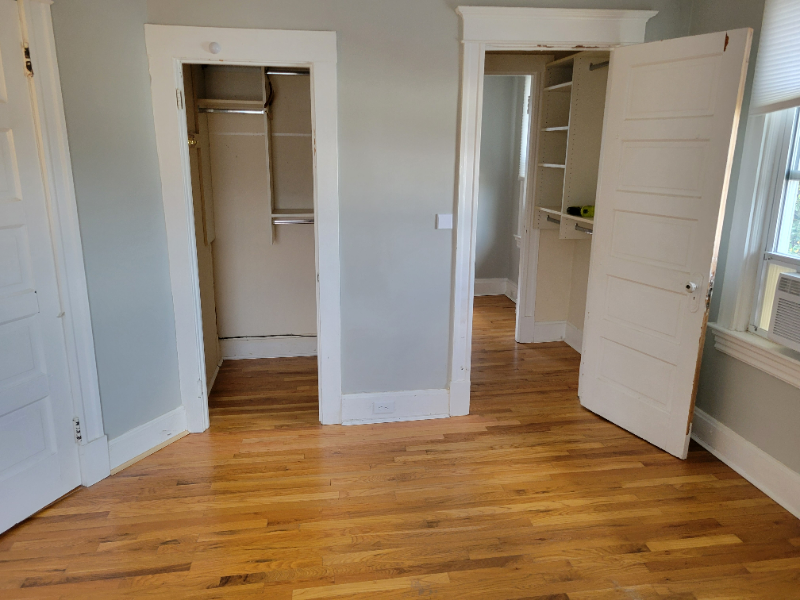 2212 Washington Ave #1 - Photo 7 of 9