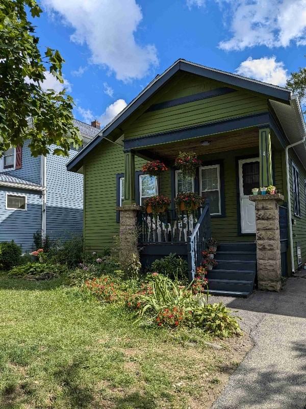 147 Parkwood Ave - Photo 2 of 18