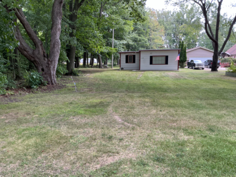 1227 Port Austin Rd - Photo 2 of 19