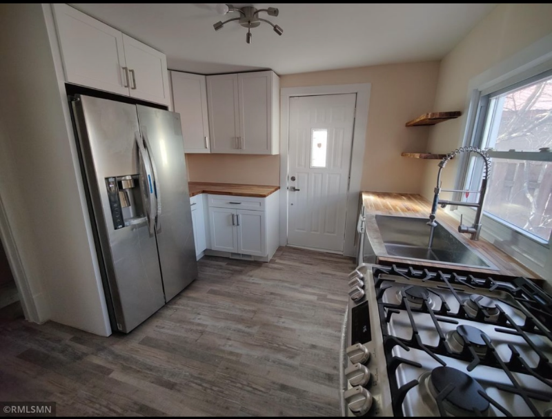 665 23rd Ave Ne - Photo 2 of 12