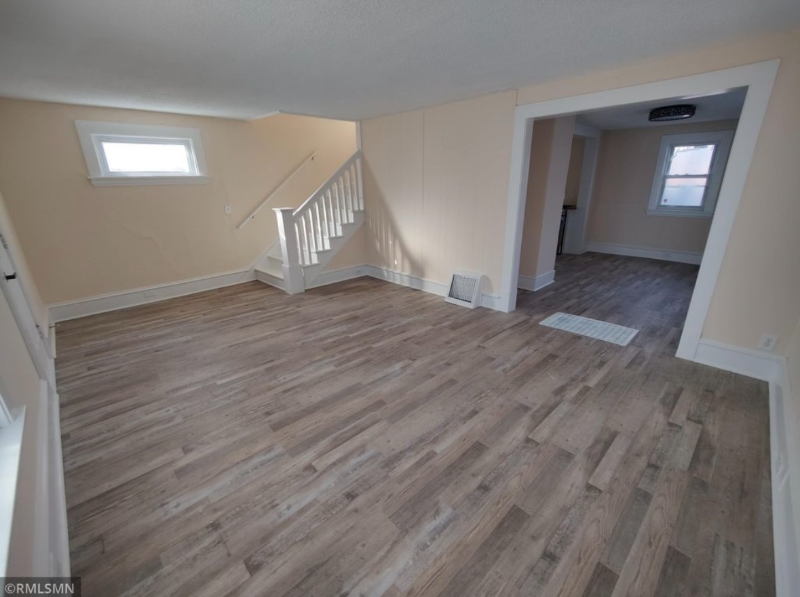 665 23rd Ave Ne - Photo 3 of 12