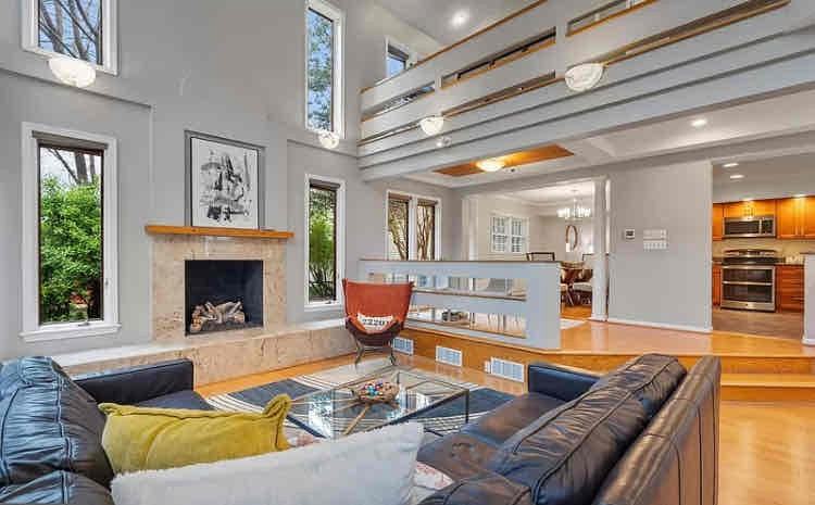 239 N Barton St - Photo 2 of 18
