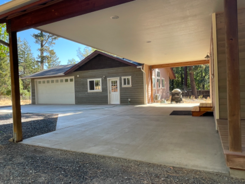 160 Glenlyn Dr - Photo 3 of 12