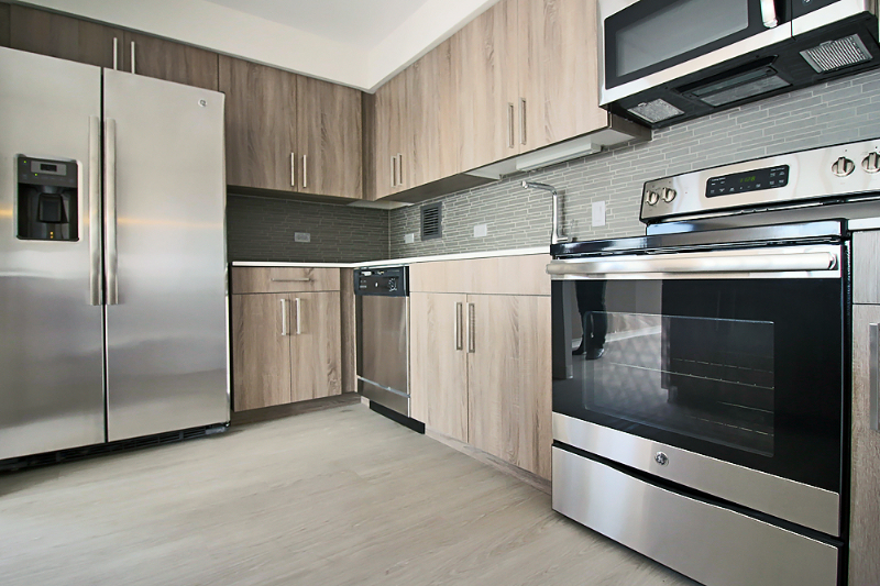 910 S Ashland Ave - Photo 2 of 17