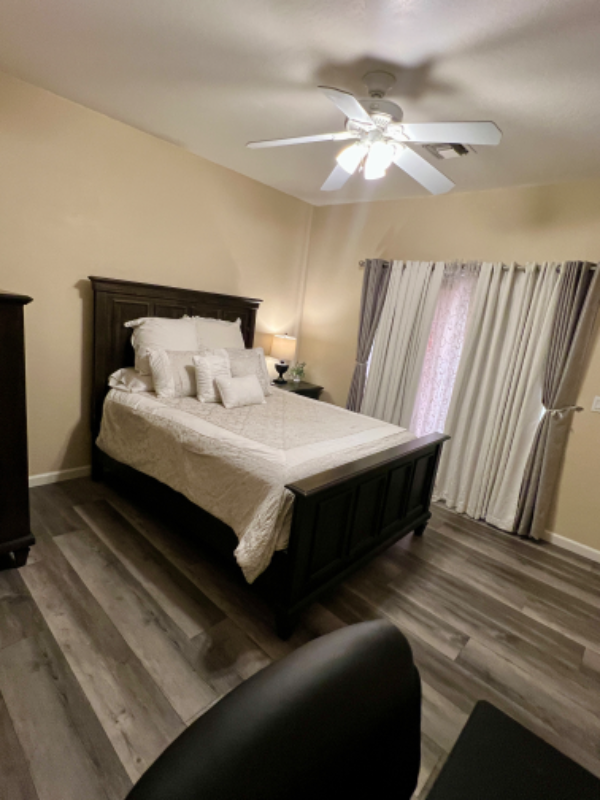 3731 East Mitchell Drive - Photo 4 of 17