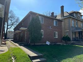 featured image of 39 W 10th Ave