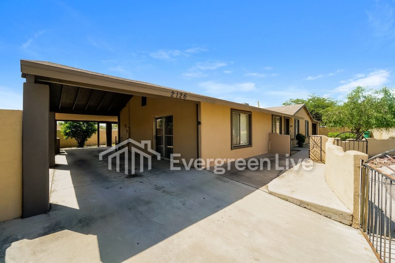2621 W Vereda De Gente - Photo 2 of 17