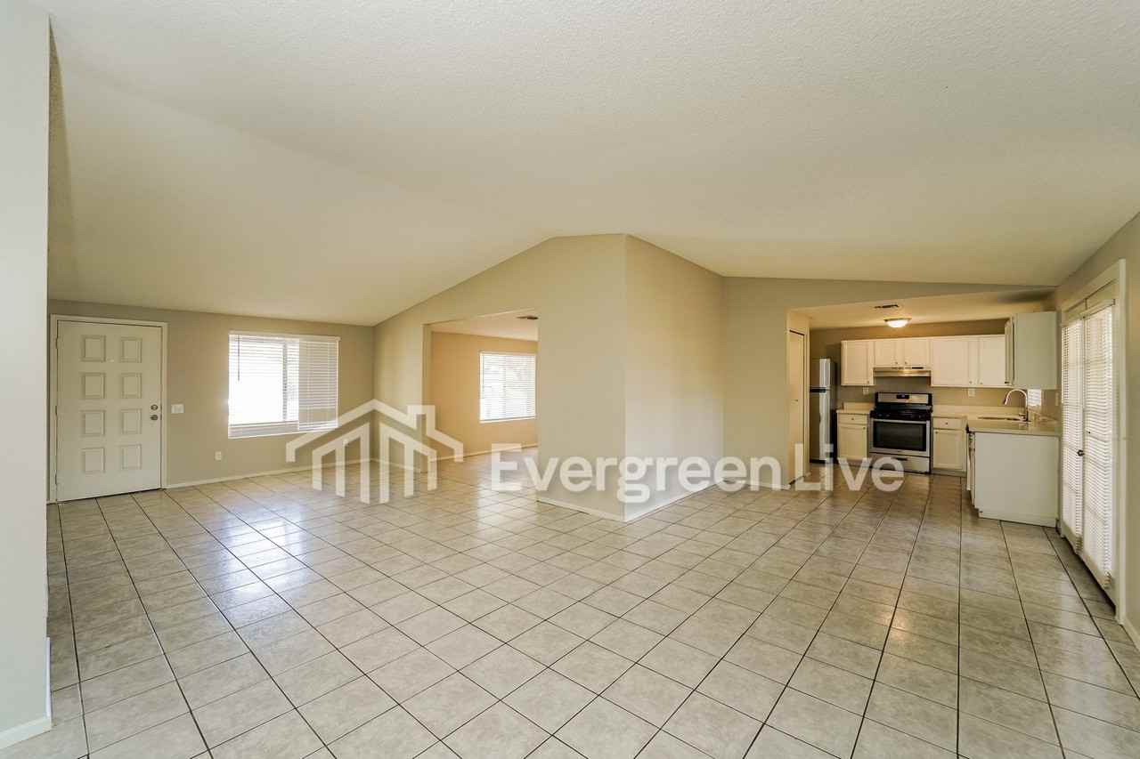 2621 W Vereda De Gente - Photo 3 of 18