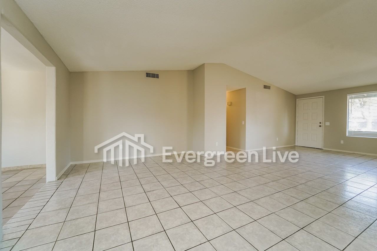 2621 W Vereda De Gente - Photo 3 of 17