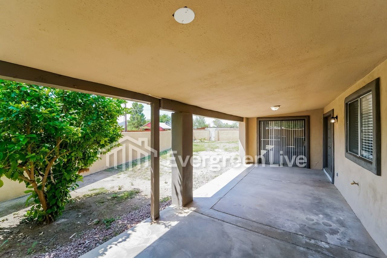 2621 W Vereda De Gente - Photo 3 of 17