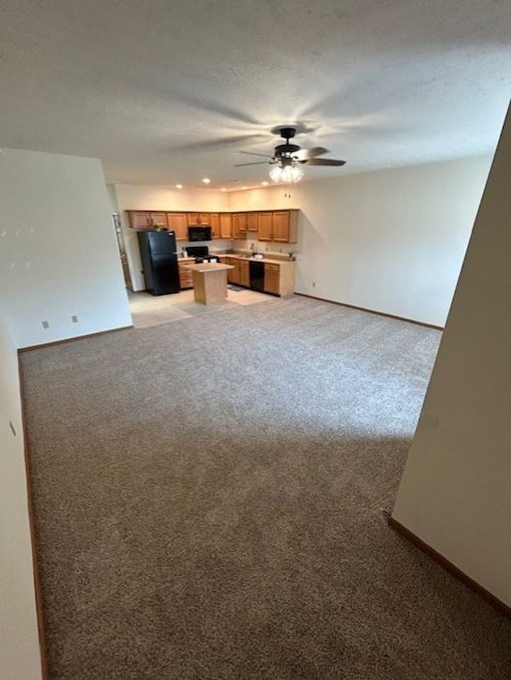 1035 Laurel Tree Ct - Photo 4 of 17