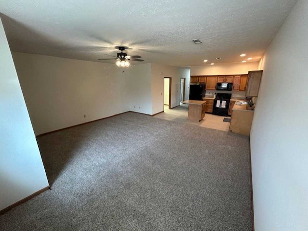 1035 Laurel Tree Ct - Photo 5 of 17