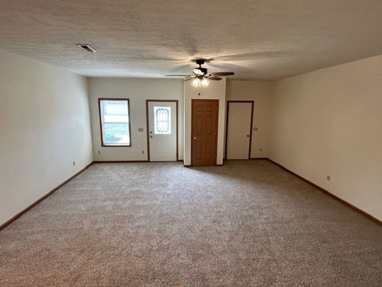 1035 Laurel Tree Ct - Photo 6 of 17