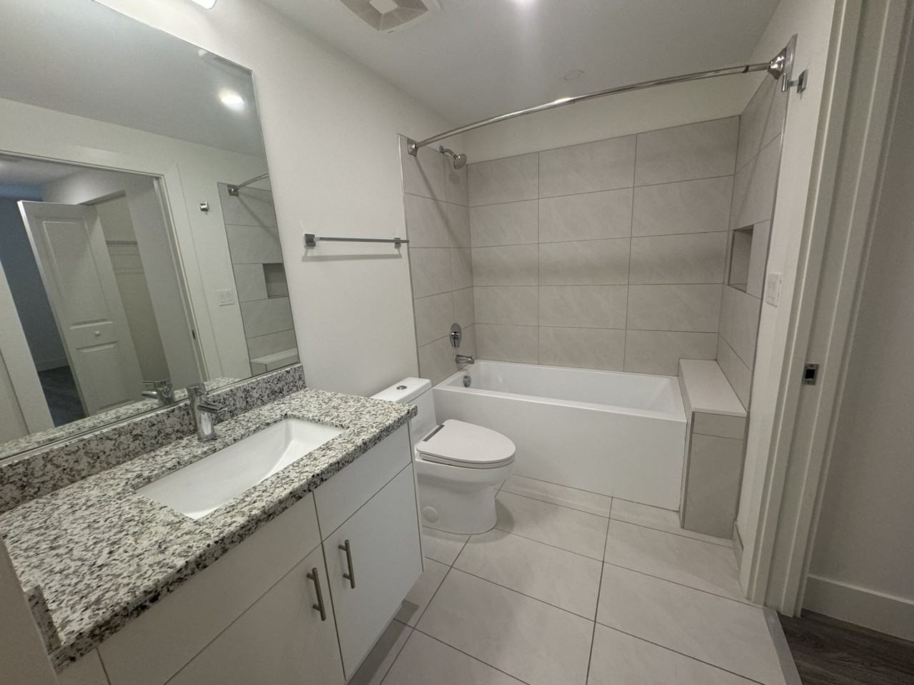 550 N Andrews Ave - Photo 2 of 10